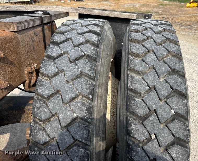 image for item DW7248 1985 Mack RW613 truck cab and chassis