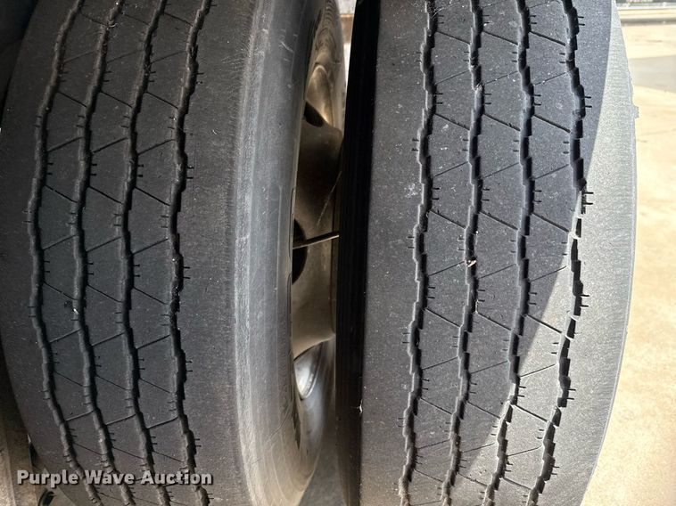 image for item DX5564 2014 Vanguard VXP dry van trailer