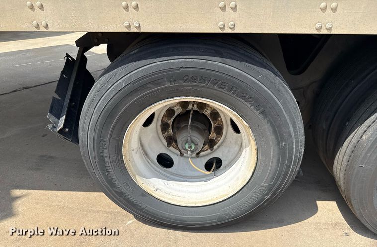 image for item DX5570 2014 Vanguard VXP dry van trailer