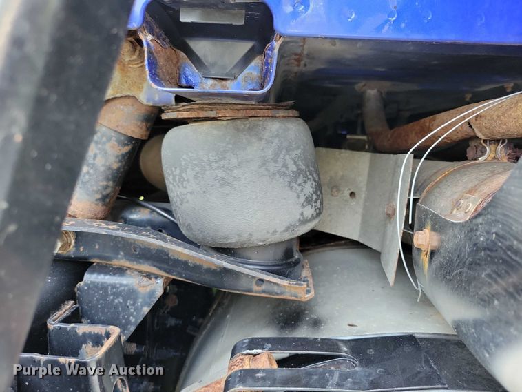 image for item DX7252 2012 Volvo VNL semi truck