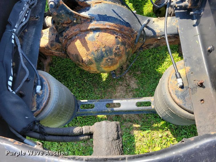 image for item DX7252 2012 Volvo VNL semi truck