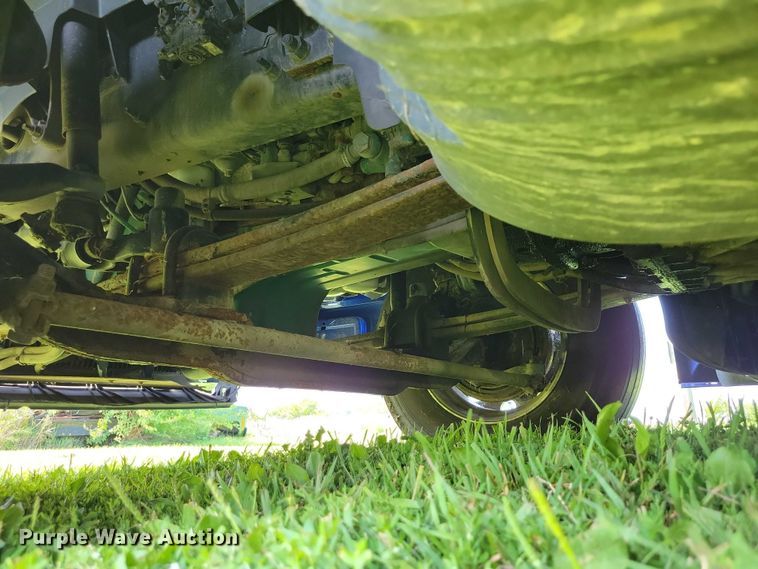 image for item DX7252 2012 Volvo VNL semi truck