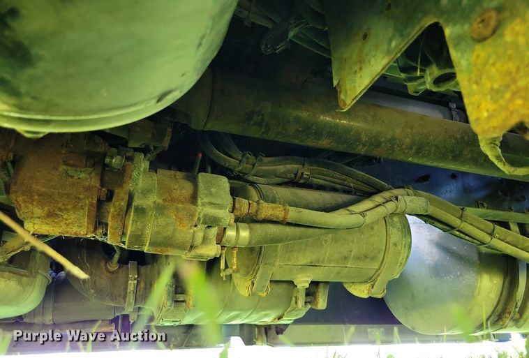 image for item DX7252 2012 Volvo VNL semi truck