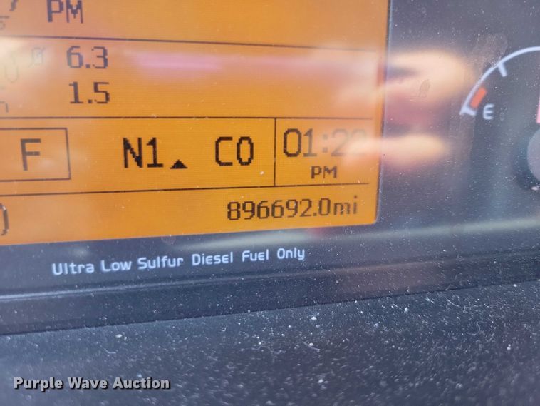 image for item DX7252 2012 Volvo VNL semi truck