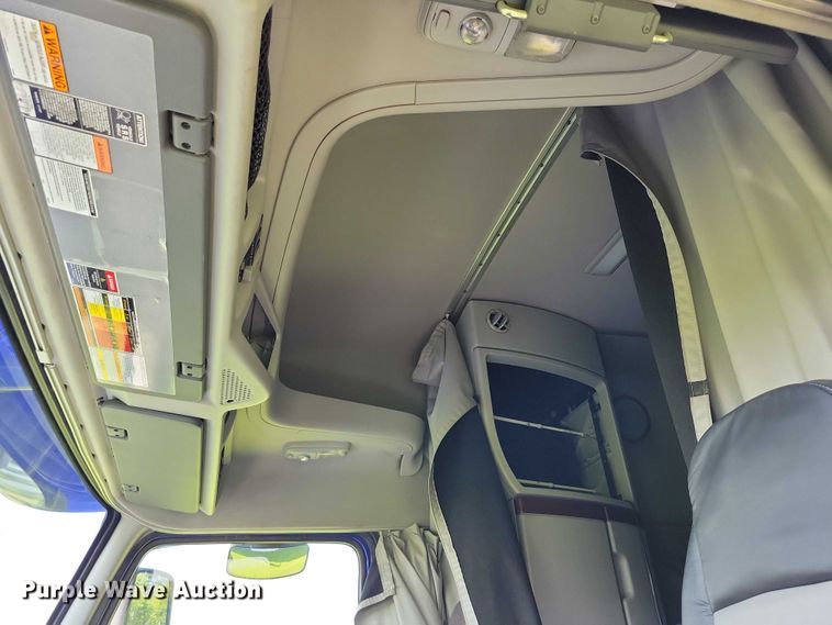 image for item DX7252 2012 Volvo VNL semi truck