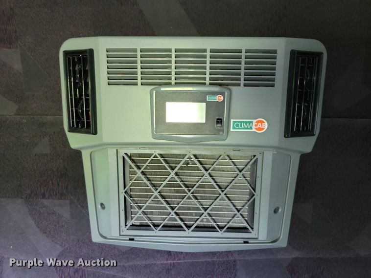 image for item DX7252 2012 Volvo VNL semi truck