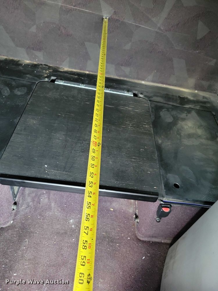 image for item DX7252 2012 Volvo VNL semi truck