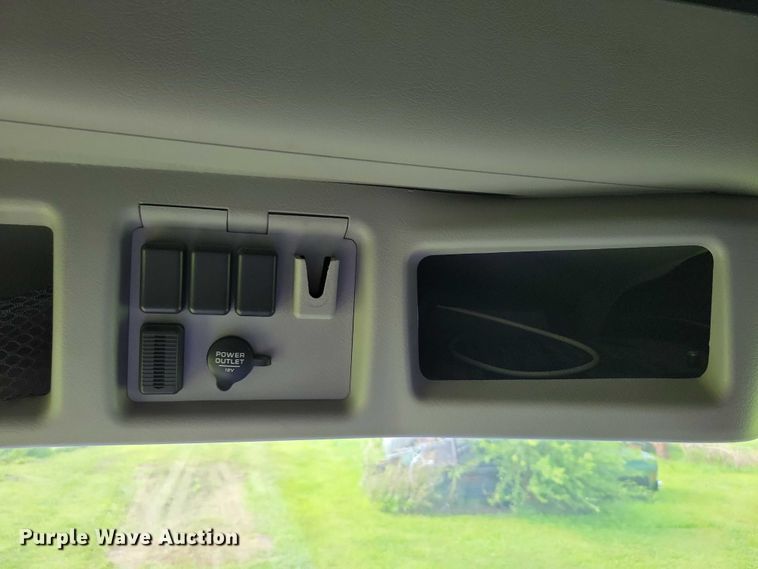 image for item DX7252 2012 Volvo VNL semi truck