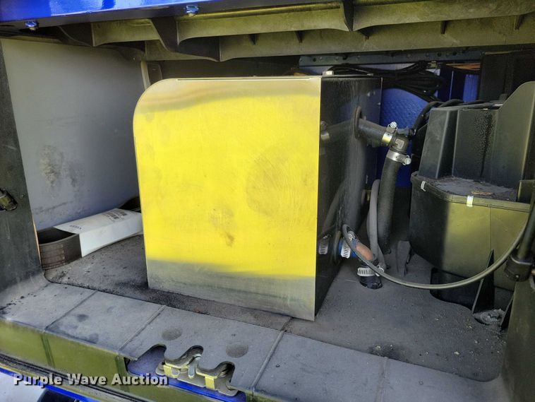 image for item DX7252 2012 Volvo VNL semi truck