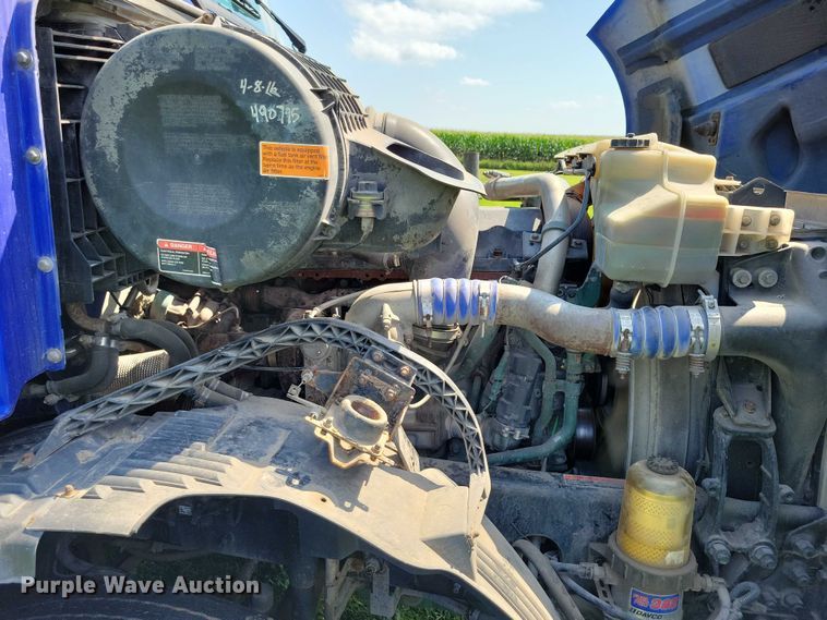 image for item DX7252 2012 Volvo VNL semi truck