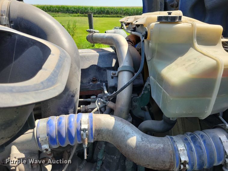 image for item DX7252 2012 Volvo VNL semi truck