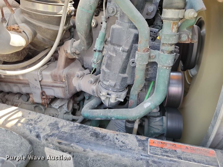 image for item DX7252 2012 Volvo VNL semi truck