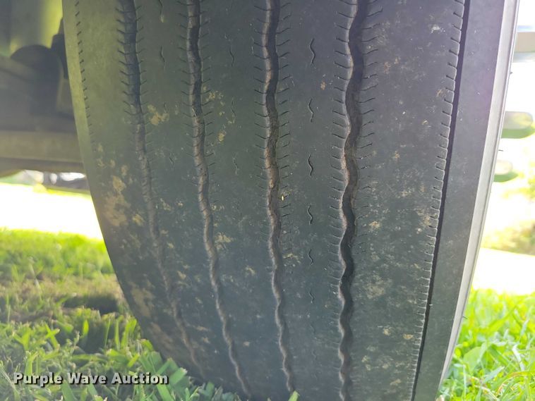 image for item DX7252 2012 Volvo VNL semi truck