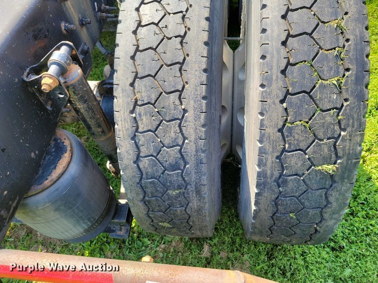 image for item DX7252 2012 Volvo VNL semi truck