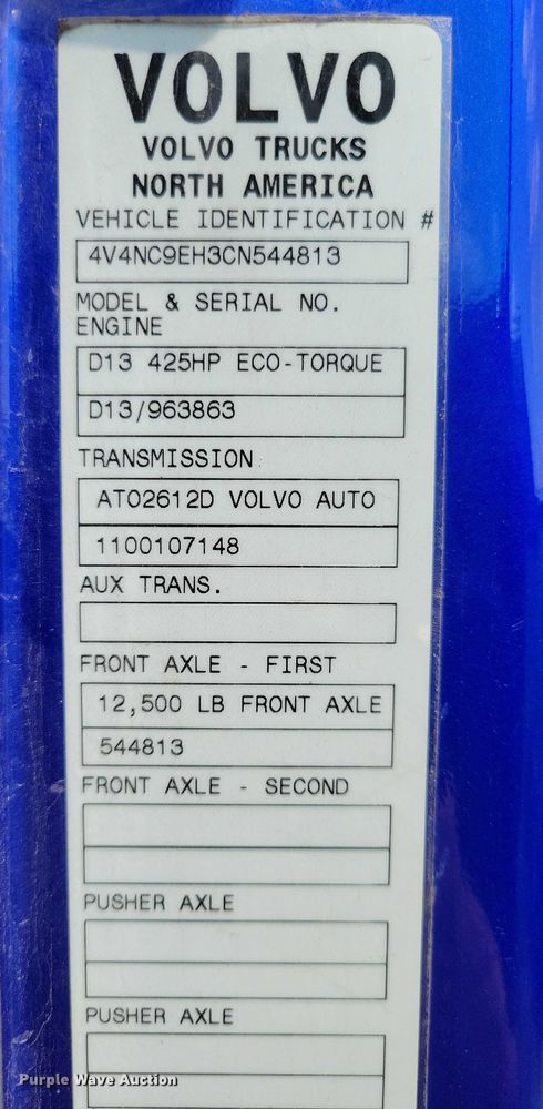 image for item DX7252 2012 Volvo VNL semi truck