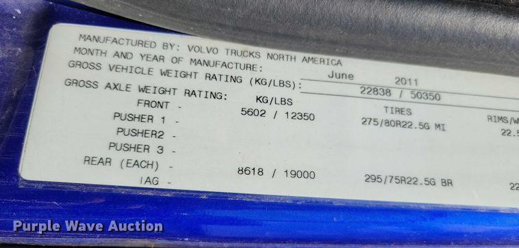 image for item DX7252 2012 Volvo VNL semi truck