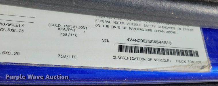 image for item DX7252 2012 Volvo VNL semi truck