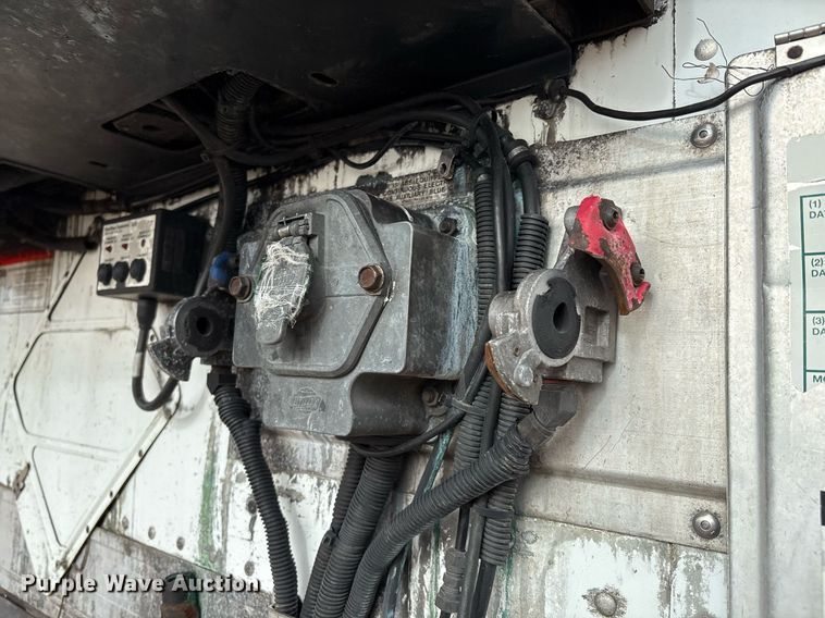 image for item DX7971 2014 Utility Trailer VS2RA refrigerated van trailer