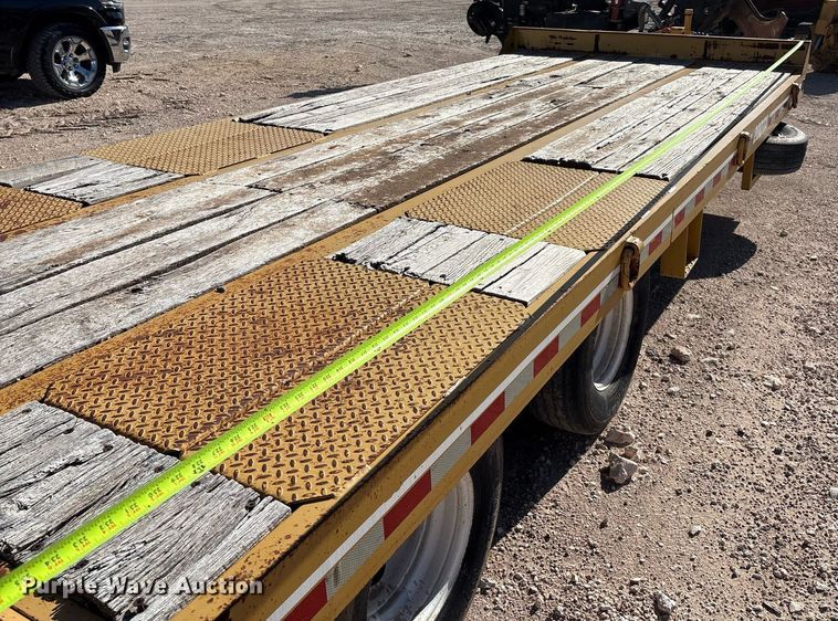 image for item DX8061 2008 Interstate 20DTA equipment trailer