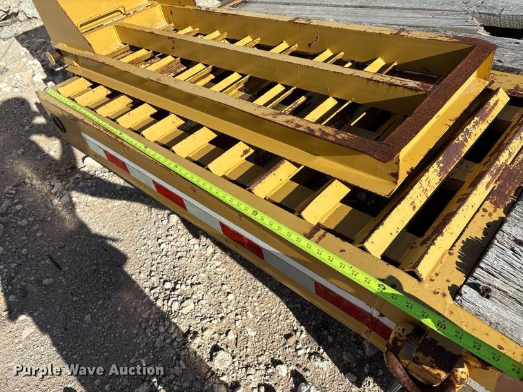 image for item DX8061 2008 Interstate 20DTA equipment trailer