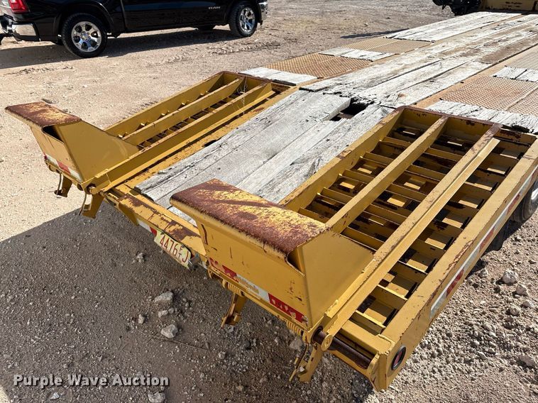 image for item DX8061 2008 Interstate 20DTA equipment trailer