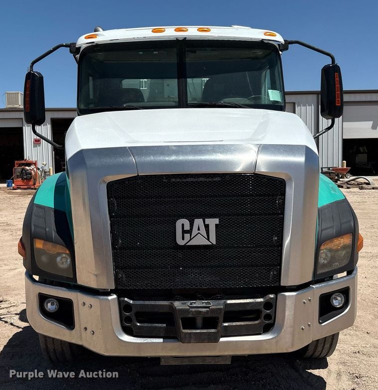 image for item DX8069 2014 Caterpillar CT660 semi truck
