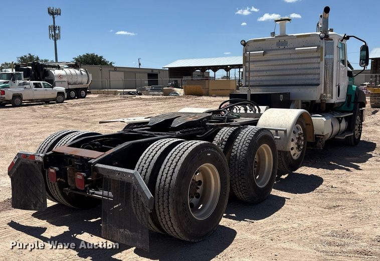 image for item DX8069 2014 Caterpillar CT660 semi truck