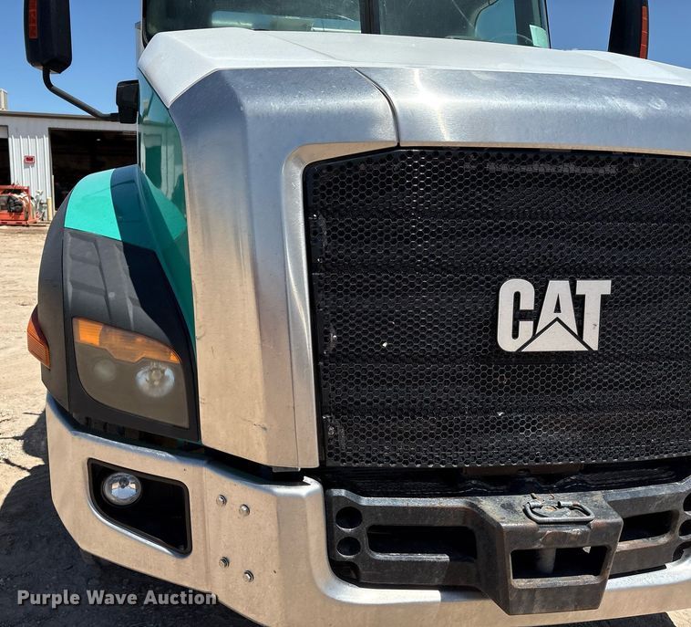 image for item DX8069 2014 Caterpillar CT660 semi truck