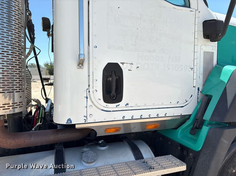 image for item DX8069 2014 Caterpillar CT660 semi truck