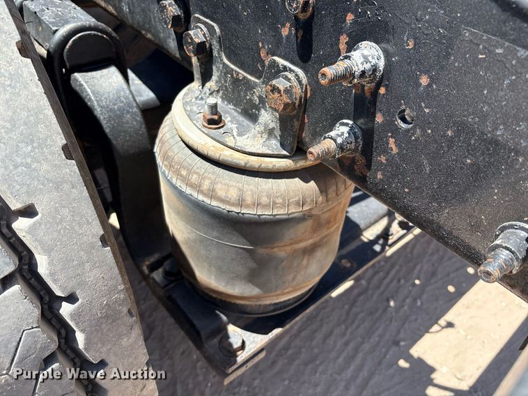 image for item DX8069 2014 Caterpillar CT660 semi truck