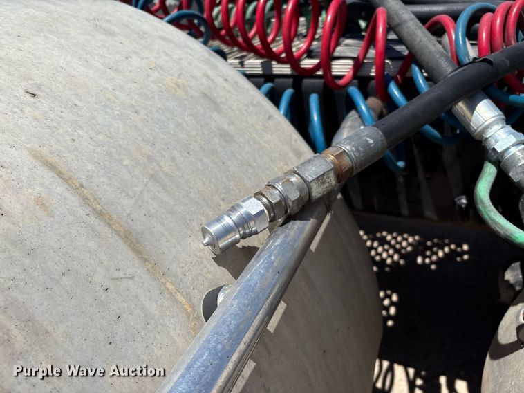 image for item DX8069 2014 Caterpillar CT660 semi truck