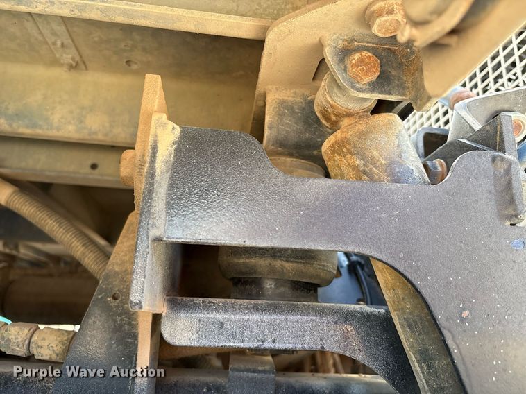 image for item DX8069 2014 Caterpillar CT660 semi truck