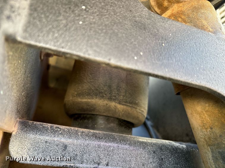 image for item DX8069 2014 Caterpillar CT660 semi truck