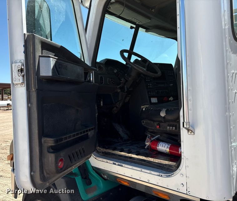 image for item DX8069 2014 Caterpillar CT660 semi truck