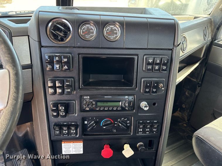 image for item DX8069 2014 Caterpillar CT660 semi truck