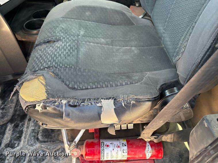 image for item DX8069 2014 Caterpillar CT660 semi truck