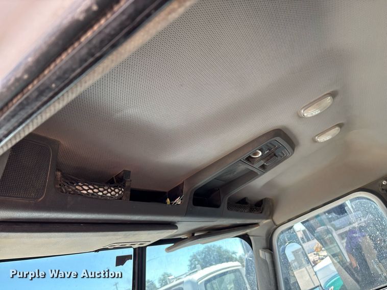 image for item DX8069 2014 Caterpillar CT660 semi truck