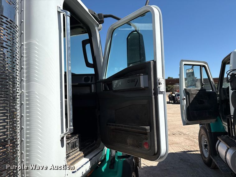 image for item DX8069 2014 Caterpillar CT660 semi truck