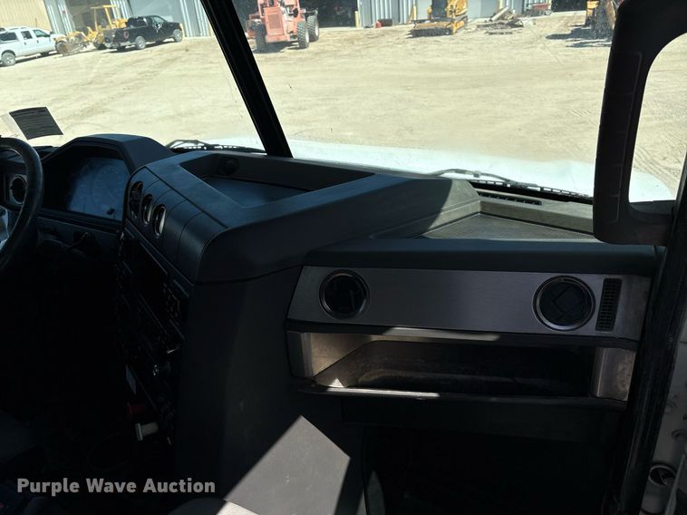 image for item DX8069 2014 Caterpillar CT660 semi truck