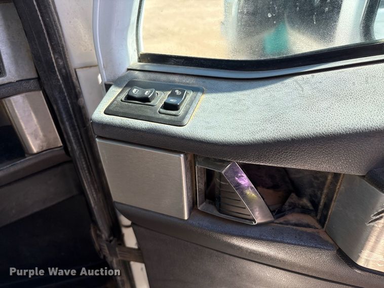 image for item DX8069 2014 Caterpillar CT660 semi truck