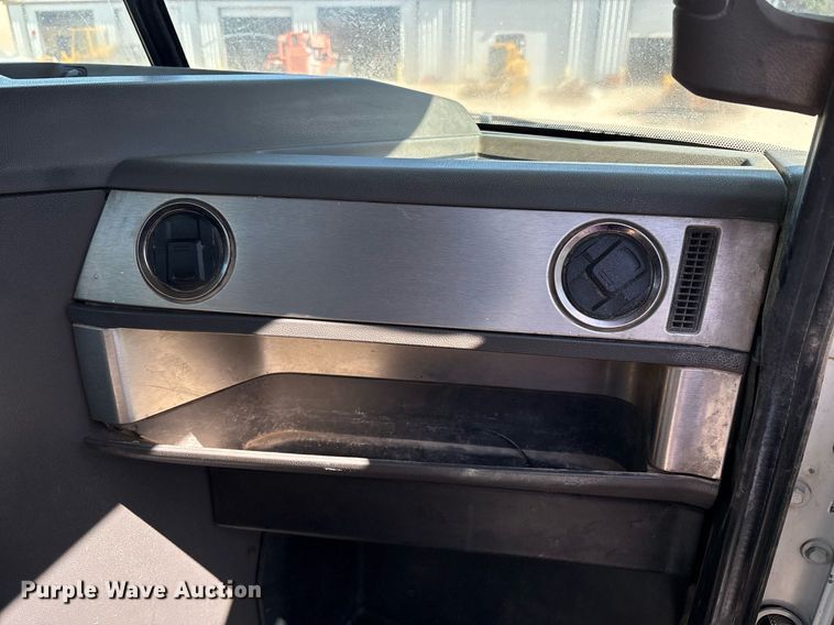 image for item DX8069 2014 Caterpillar CT660 semi truck