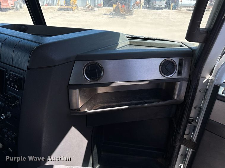 image for item DX8069 2014 Caterpillar CT660 semi truck