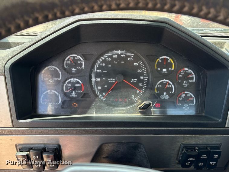 image for item DX8069 2014 Caterpillar CT660 semi truck