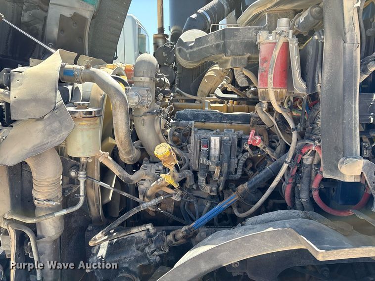 image for item DX8069 2014 Caterpillar CT660 semi truck