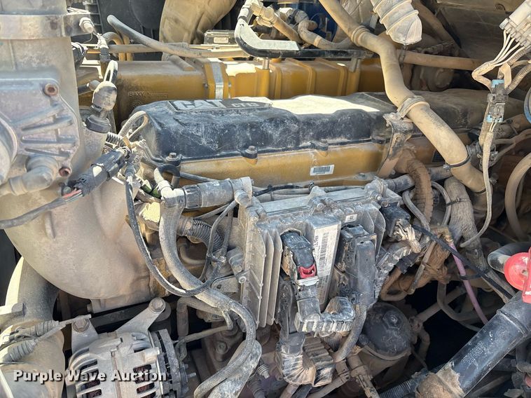 image for item DX8069 2014 Caterpillar CT660 semi truck