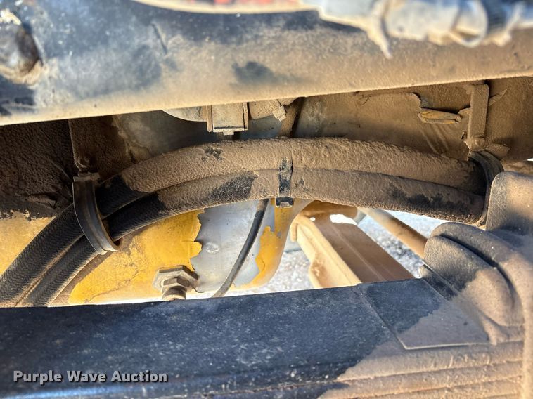 image for item DX8069 2014 Caterpillar CT660 semi truck