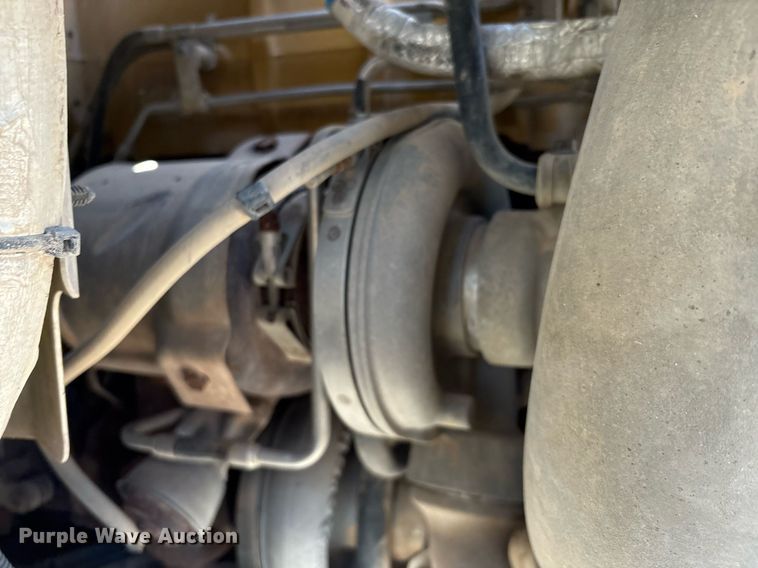 image for item DX8069 2014 Caterpillar CT660 semi truck