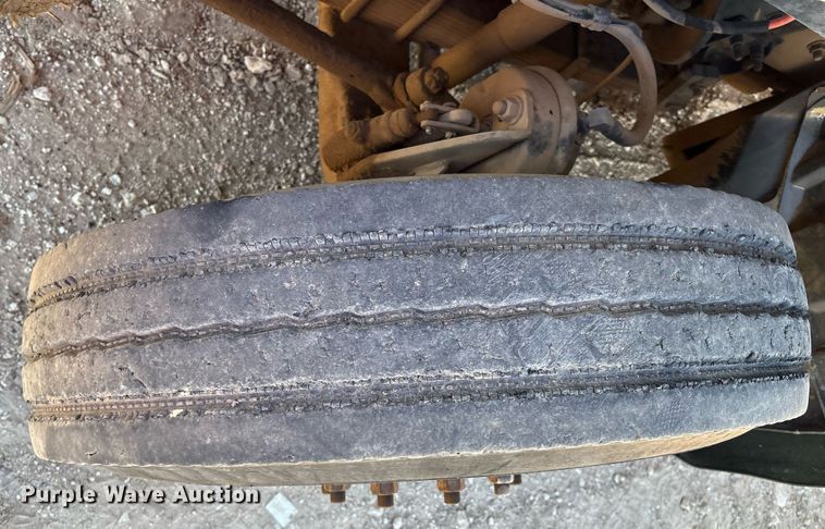 image for item DX8069 2014 Caterpillar CT660 semi truck