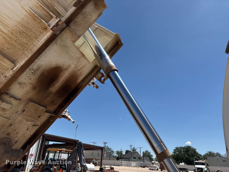 image for item DX8070 2009 International 7600 hydrovac truck