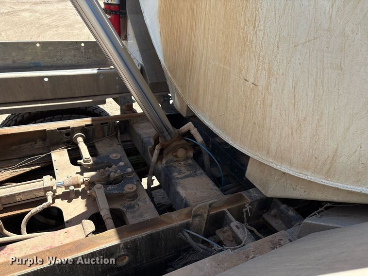 image for item DX8070 2009 International 7600 hydrovac truck